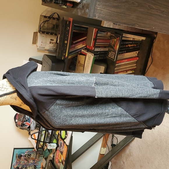 Maurices size 1 black/gray pullover hoodie - Picture 4 of 16